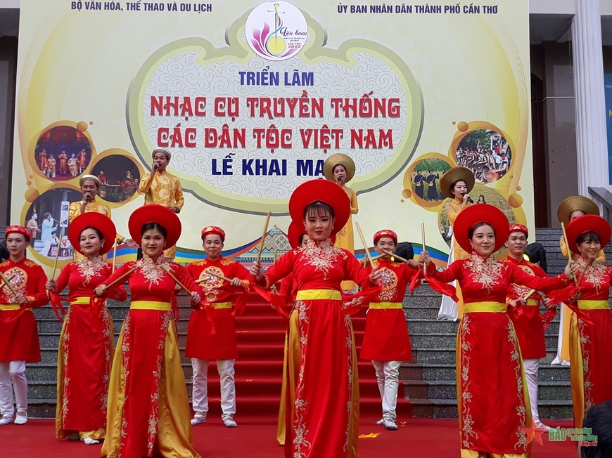 Traditional musical instruments of ethnic groups on display in Can Tho